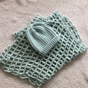 Infinity knit scarf and knit hat set.